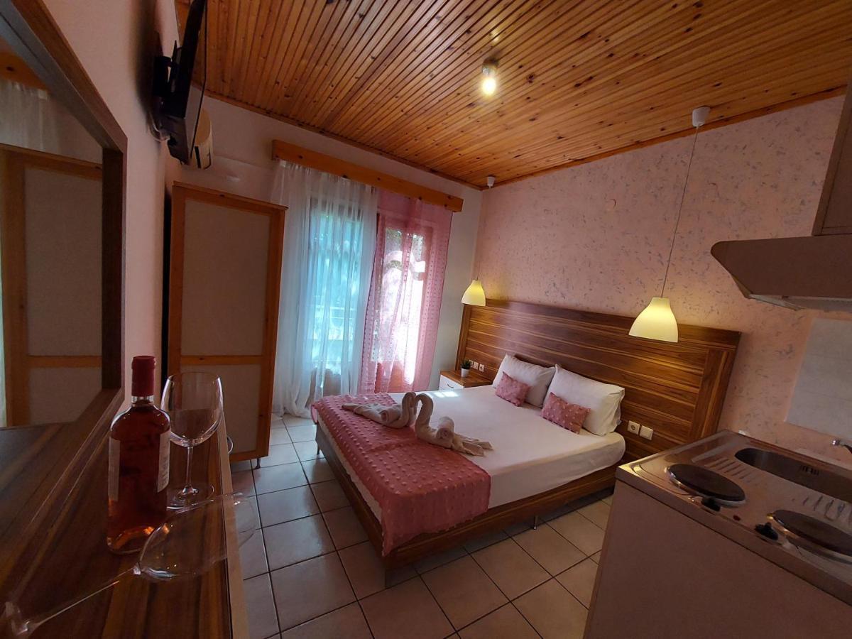 Sun Helios Garden Aparthotel Limenas (Thasos) Quarto foto